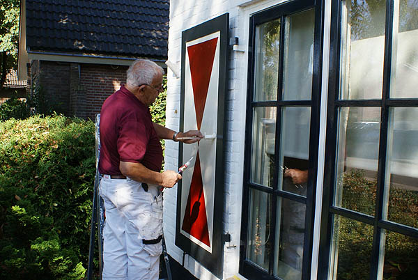 Luiken onder de linde. Buitenschilderwerk in Bennekom door schilder Van Reemst