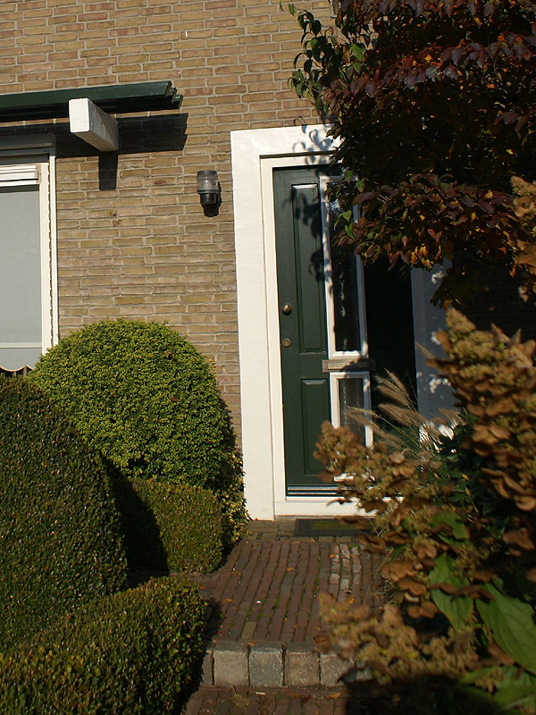 Twee-onder-een-kapwoning woning in Ede, pas geschilderd door schildersbedrijf Van Reemst uit Bennekom. 0318-417884