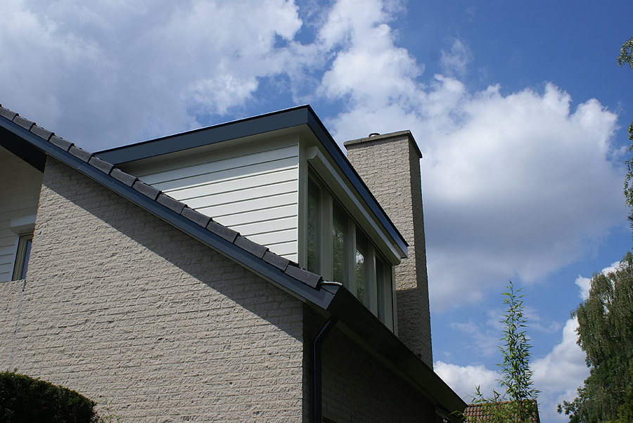 Huis met carport schilderen